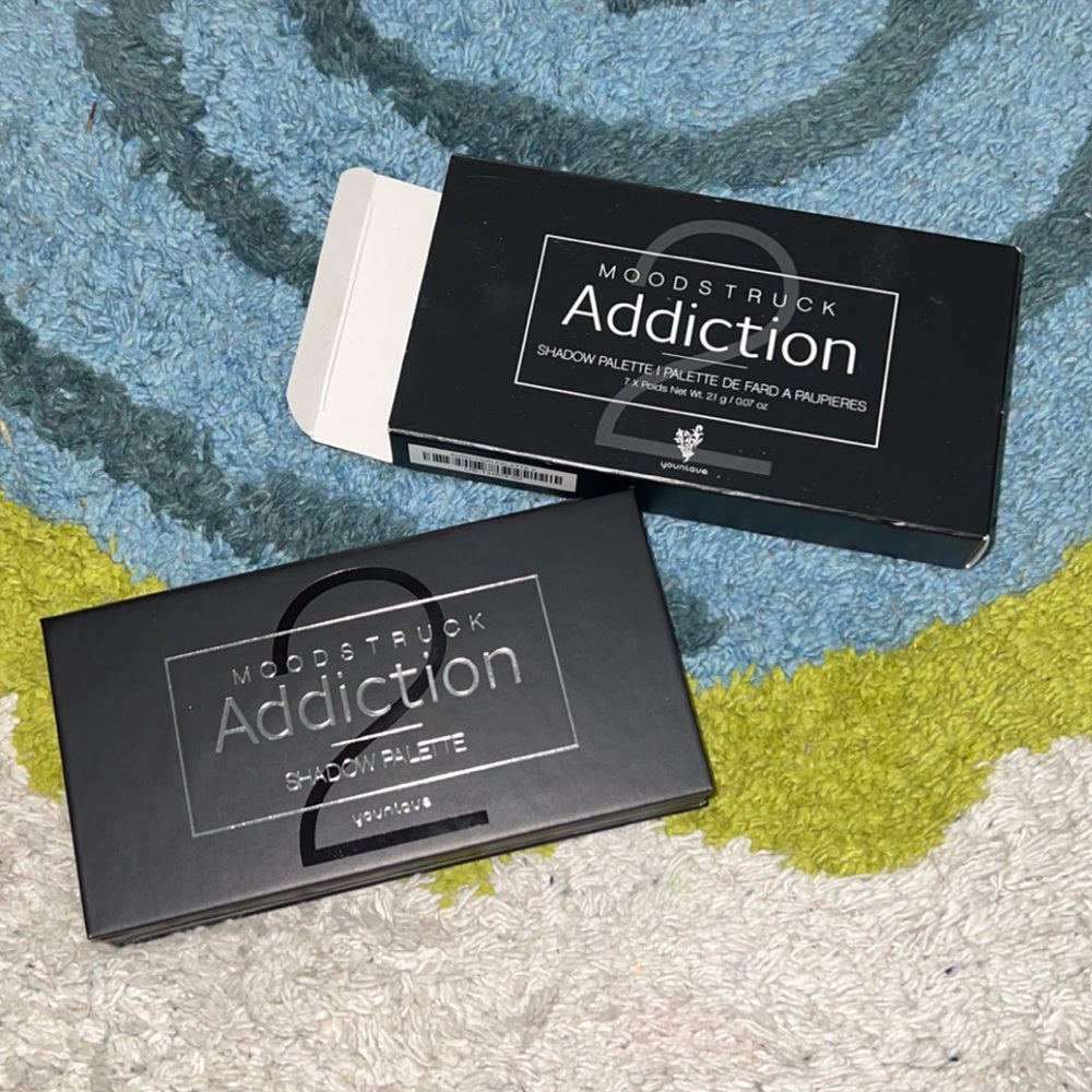 Younique Moodstruck Addiction eyeshadow palette